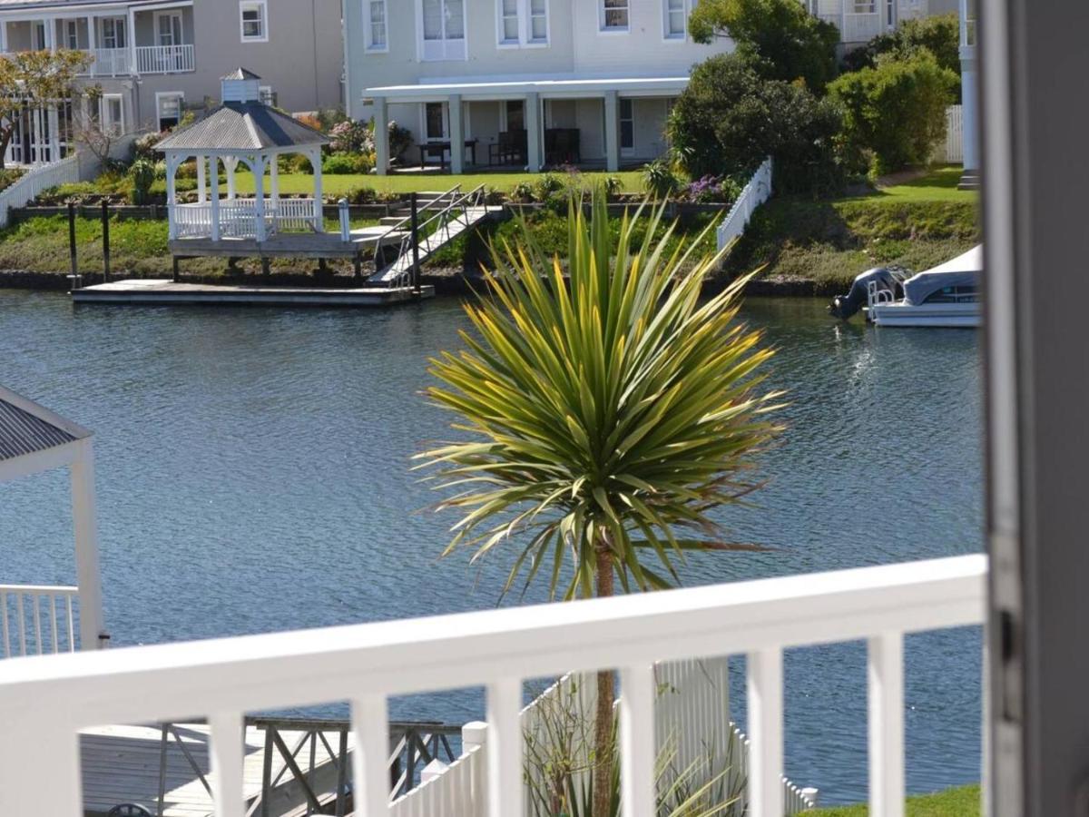 Thesen View - Exquisite Views With Bikes & Canoe